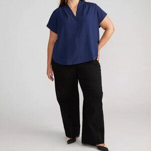 2/$30 NWT Universal Standard Better Than Silk Vneck Top Navy XS #A1315